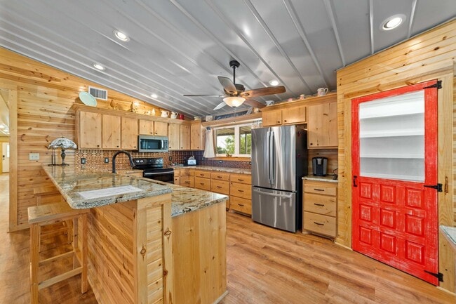 Building Photo - 970 Co Rd 256