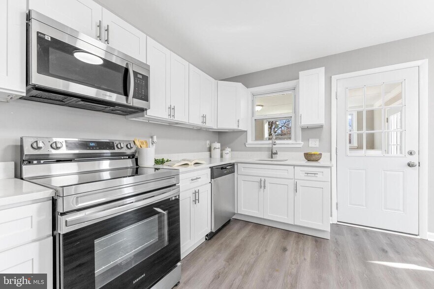 Building Photo - 713 Biddle Rd