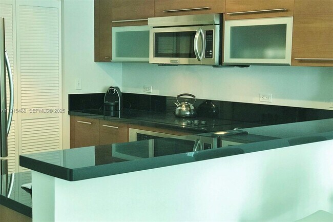 Building Photo - 253 NE 2nd St