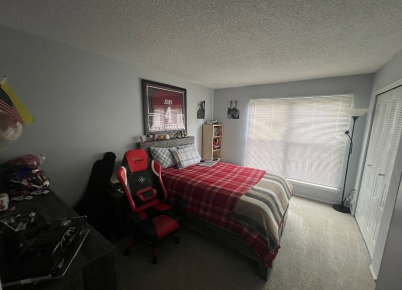 Building Photo - 80 Sage Ct