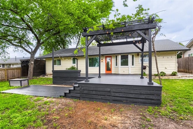 Building Photo - 2501 Audubon Pl