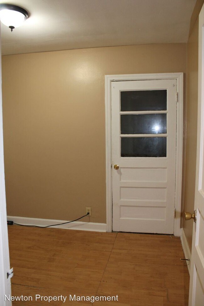 Building Photo - 3 br, 1 bath House - 405 Vine Street