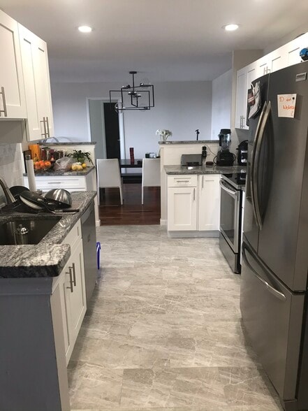 Kitchen - 250 S Reynolds St