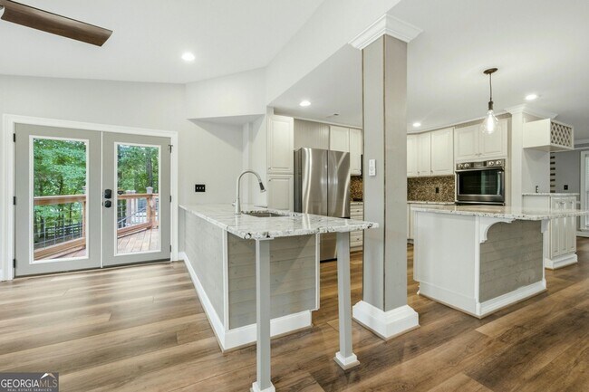Building Photo - 250 Aspen Way