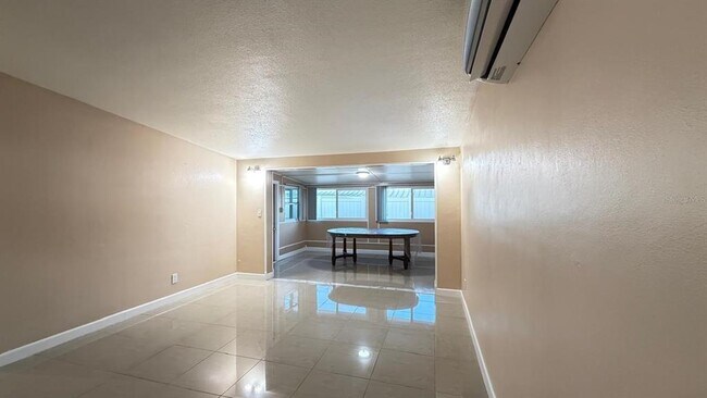 Building Photo - 3107 Bayshore Gardens Pkwy