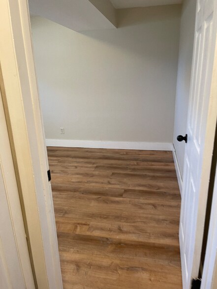 Building Photo - 1301 Buena Vista Dr