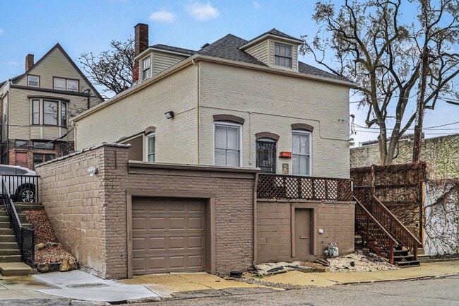 Building Photo - 1391 Woodbridge St