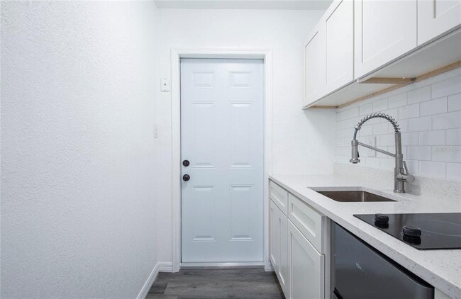 Building Photo - 717 E Gulf Blvd