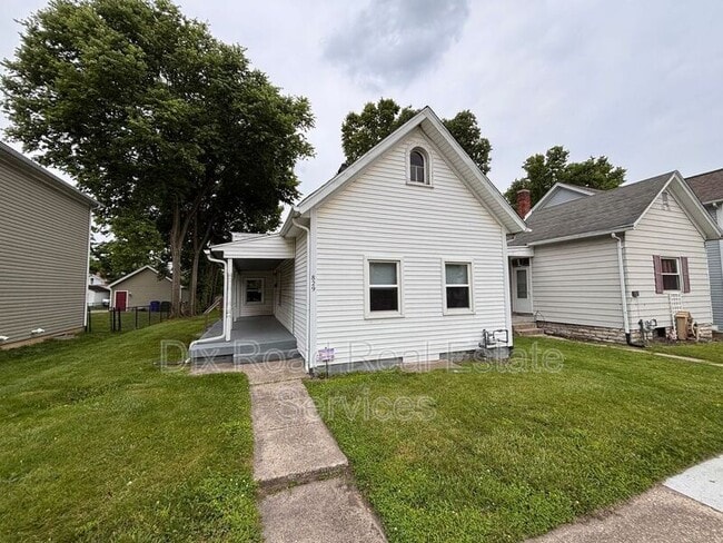 Primary Photo - 829 Steele Ave