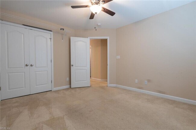 Building Photo - 302 Milton Ct