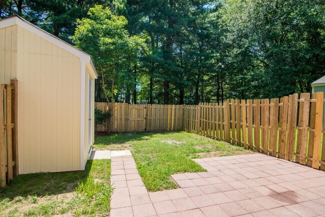 Building Photo - 15725 Ebony Ct