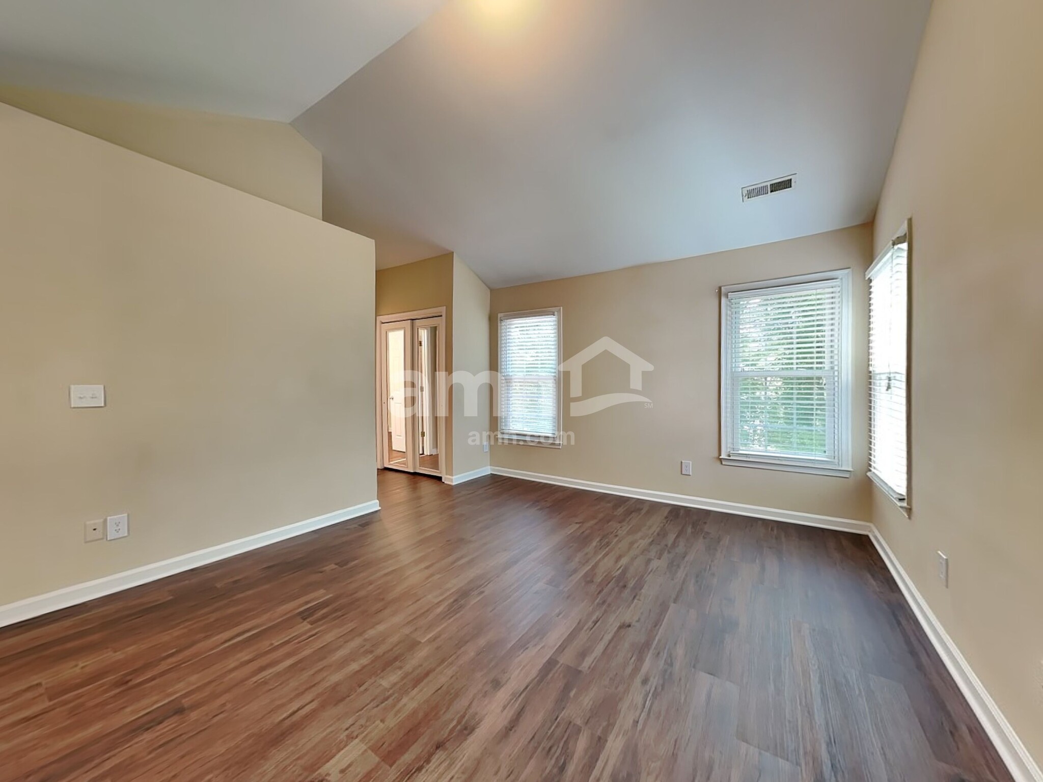 Building Photo - 17 Oleander Point