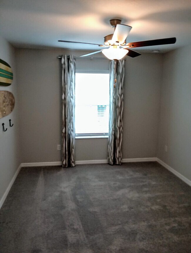 Building Photo - Townhouse in Land O' Lakes - The Townes at...