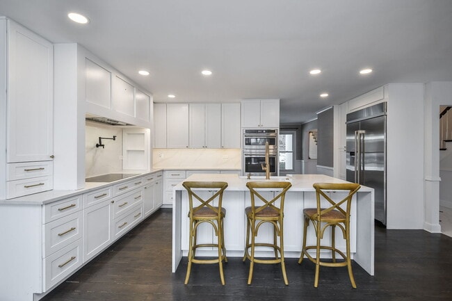 Building Photo - 945 Anne Rd