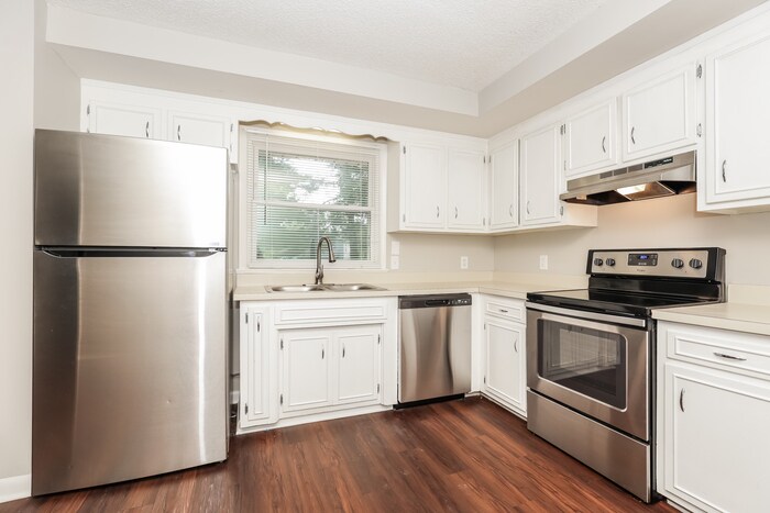 Building Photo - 4873 Everest Dr