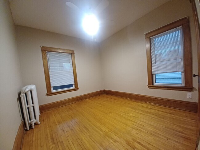 Building Photo - Excellent 3 bedroom Single Family in St Paul!!