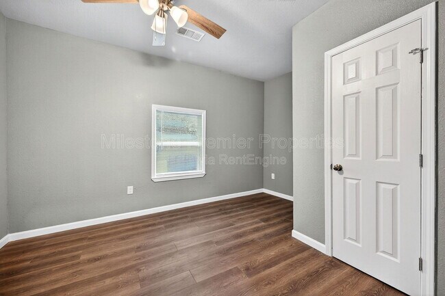 Building Photo - 103 W South St