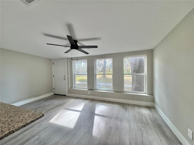 Building Photo - 2346 Section Dr