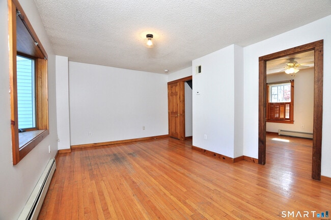 Building Photo - 90 Niles Rd