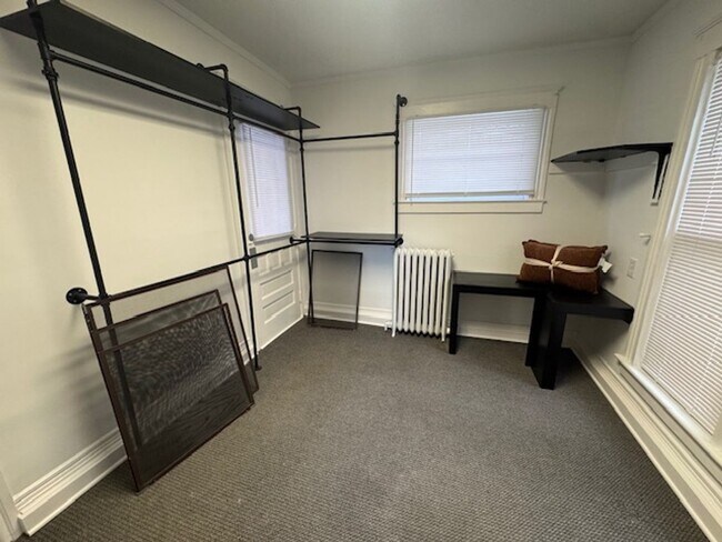 Building Photo - 775 University Ave