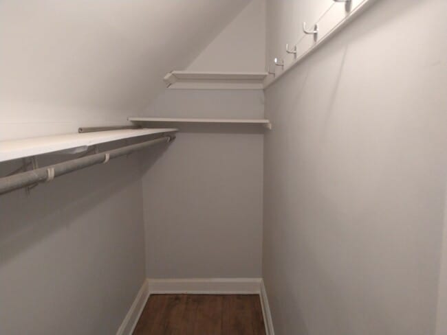 Building Photo - Nice Newly Remodeled 2Br, 1Bth, 2nd Floor -parking included