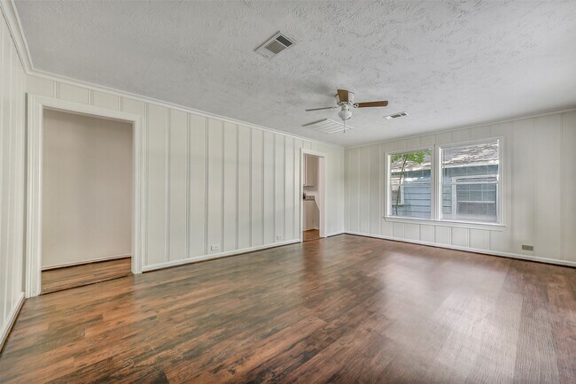 Building Photo - 809 Chestnut St