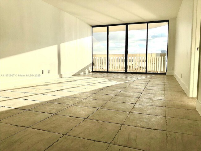Building Photo - 1000 W Island Blvd