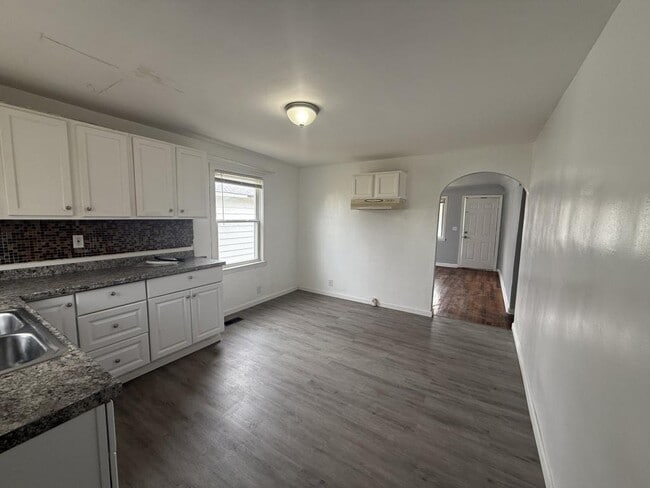 Building Photo - 1248 Ingleside Ave