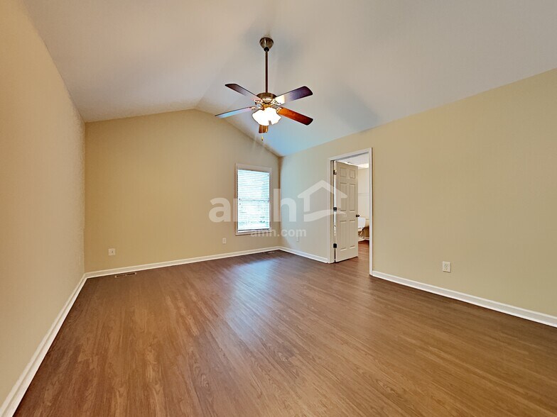 Building Photo - 3201 Gaslight Ln