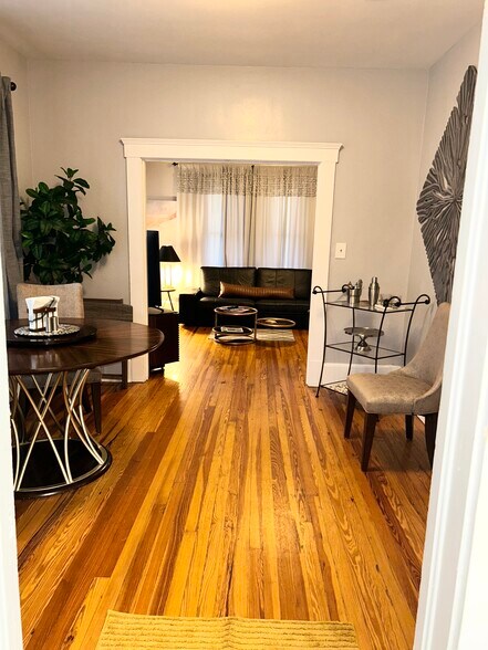 Building Photo - 1039 Riviera St