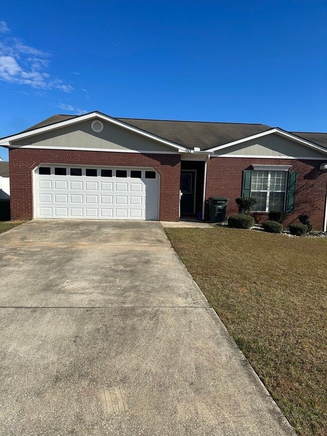 Building Photo - Wakefield Subdivision!  End Unit.