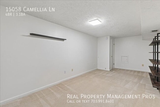 Building Photo - 15058 Camellia Ln