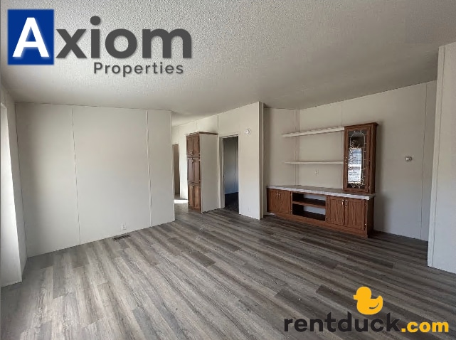 Building Photo - 7646 W Pocatello Creek Rd