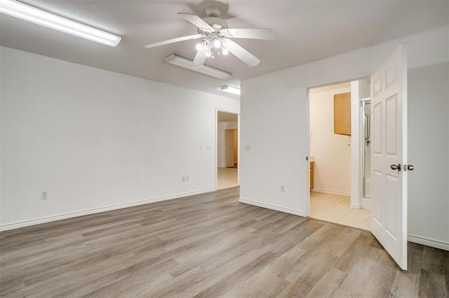 Building Photo - 208 N Val Verde