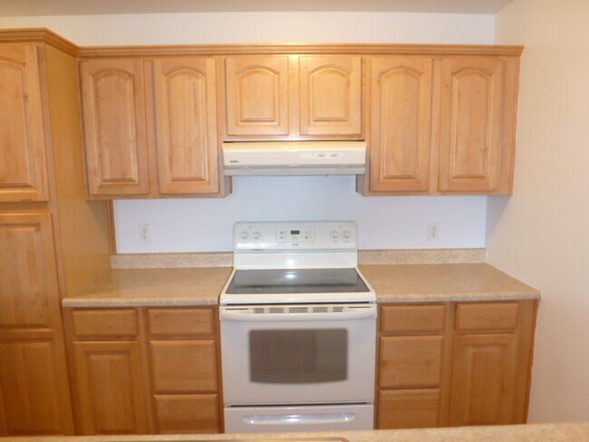 Building Photo - Furnished One Bedroom Condo For Rent in So...