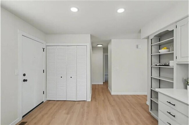 Building Photo - 2312 N 7th St