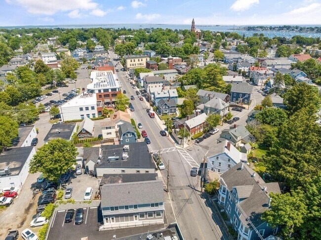 Building Photo - 149 Pleasant St