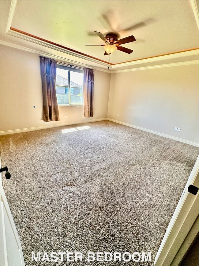 Building Photo - Spacious 4 Bedroom Home in Quiet Cul-de-Sa...