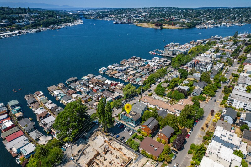 Building Photo - 2026 Fairview Ave E