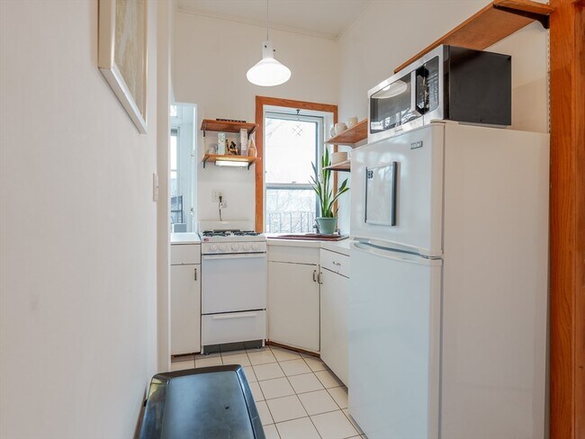 Building Photo - 31 Pinckney St