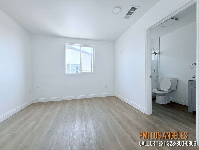 Building Photo - 1731 E 68th St