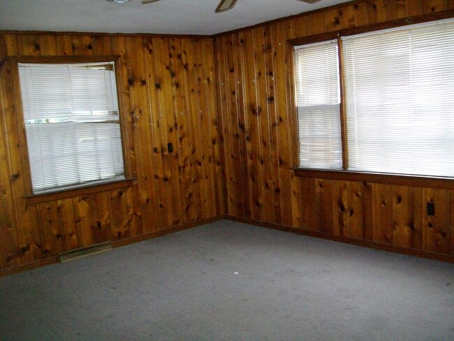 Building Photo - 7111 Foxlair Dr