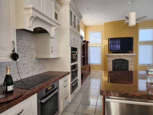 Building Photo - Multi level Mosaic Mansion on the Upper We...
