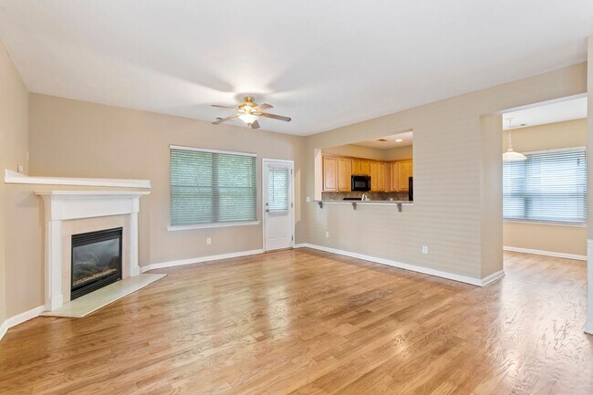 Building Photo - 4BR in sought after Centennial Lakes