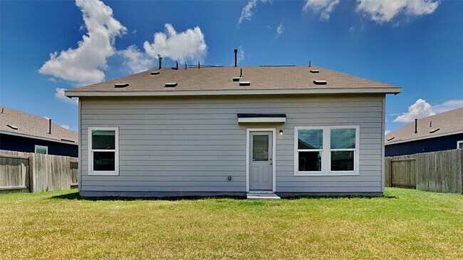 Building Photo - 1200 Rio Frio Ln