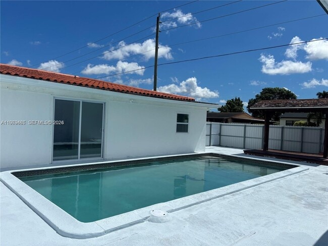 Building Photo - 3340 SW 94th Pl