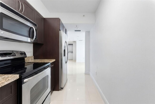 Building Photo - 800 Claughton Island Dr