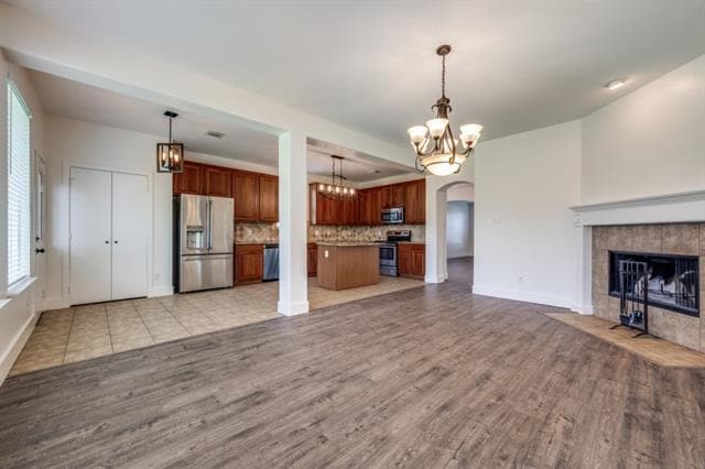 Building Photo - 1609 Santos Dr