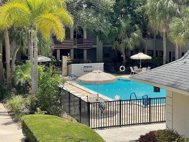 Building Photo - Charming 2-Bedroom Home in an Unbeatable L...