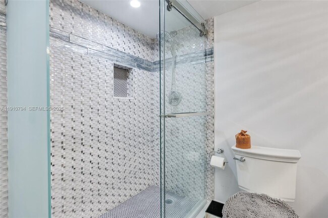 Building Photo - 1200 S Ocean Blvd